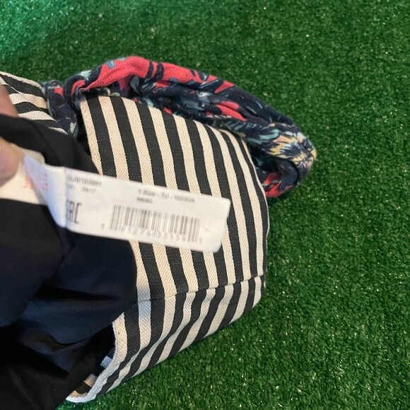 Roxy Act Together Canvas Black Stripes Floral Patterned Handles Tote Handbag Bag - Picture 13 of 13